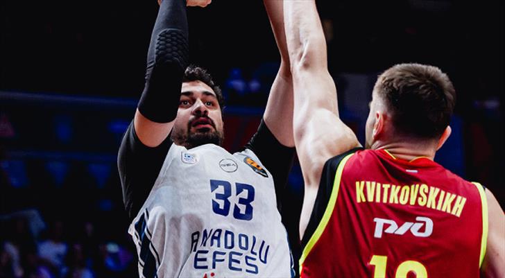 Anadolu Efes, EuroLeague'de sezonun ilk maçında Barcelona deplasmanında