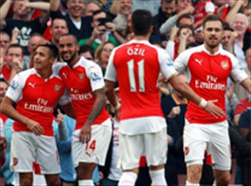 Mesut ManU'ya patladı